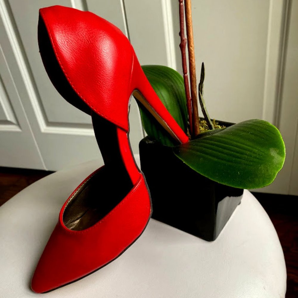 Red Pumps Michael Antonio  Size 5